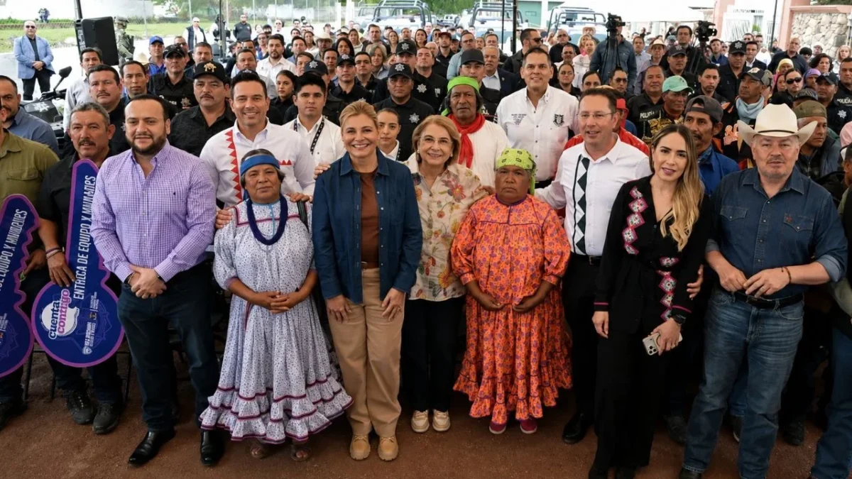 Maru Campos entregó uniformes, cuatrimotos y patrullas para las corporaciones policiacas de seis municipios de la región de Guachochi.