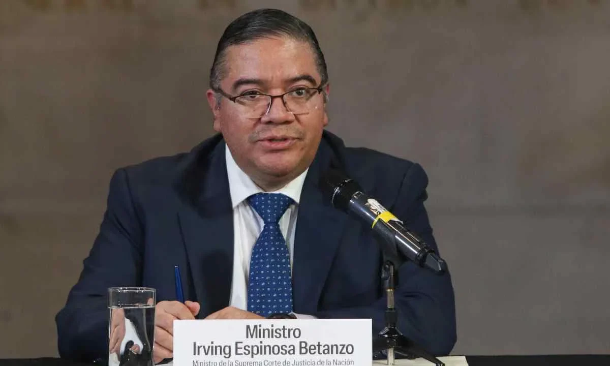 El ministro Irving Espinosa pide combatir la corrupción desde la SCJN.