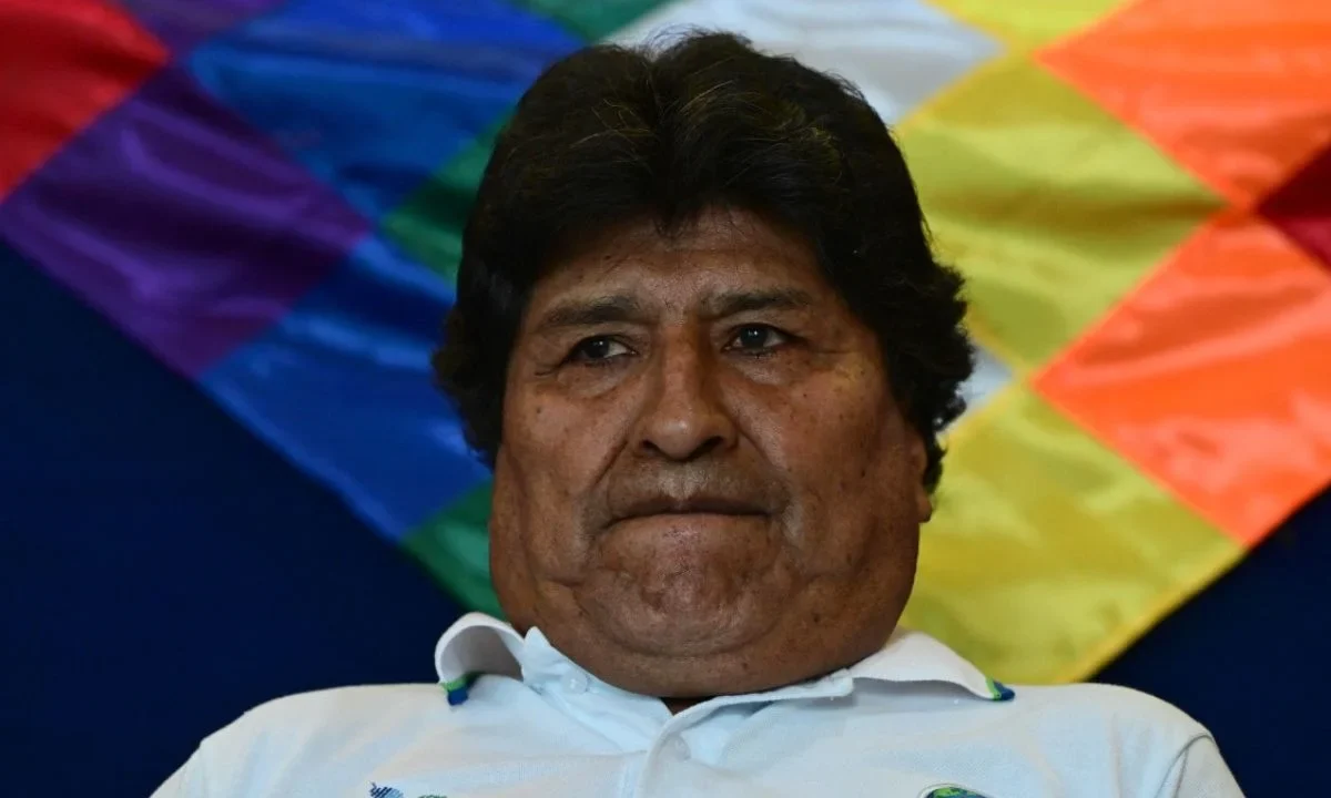 La Fiscalía de Bolivia ordenó la captura del expresidente Evo Morales por recientes protestas que paralizaron a dicho país.
