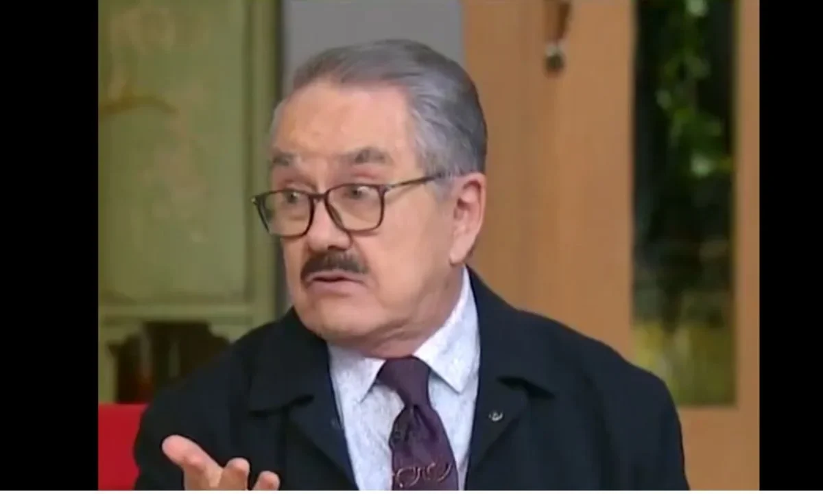 Pedro Sola se dirigió al público y leyó una carta con la que ofreció disculpas y aseguró sentirse avergonzado por sus declaraciones.