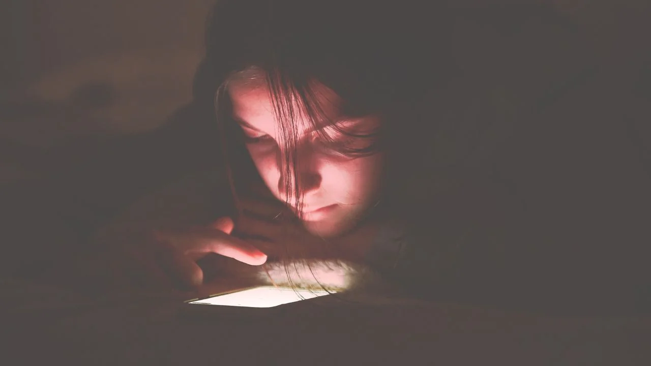 Pese a prohibición menores de edad no dejaron las redes sociales, cambiaron de aplicación