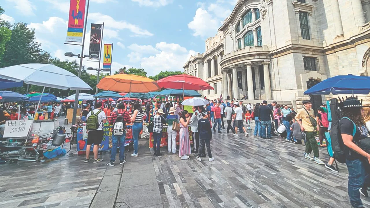 Pese a promesa, crece comercio ambulante en la Alameda Central