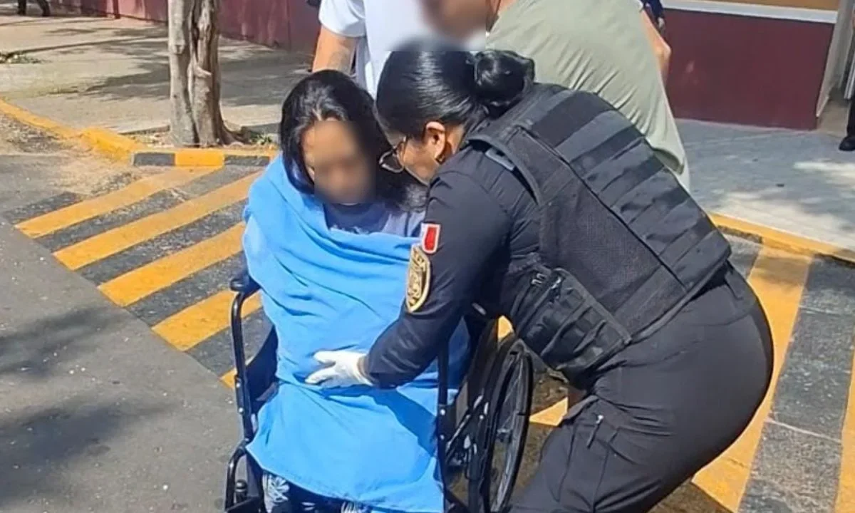 Policías de la SSC de la Ciudad de México, ayudaron a una mujer a dar a luz en la alcaldía Álvaro Obregón, a bordo de una patrulla.