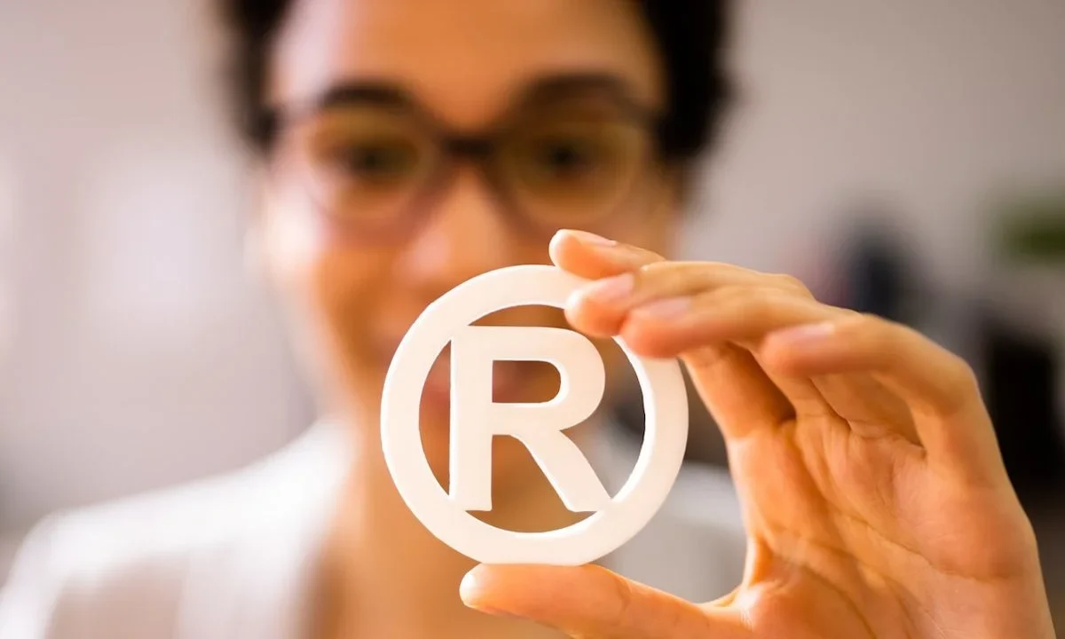 Entérate aquí qué se debe hacer, costos, tiempo, requisitos y todo lo necesario para  registrar una marca ante el IMPI.
