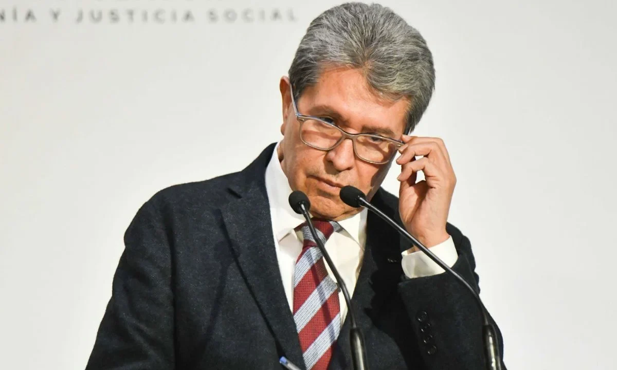 Ricardo Monreal admitió que los tentáculos de los sobornos son tan grandes que no basta en poner mandos de la Marina.
