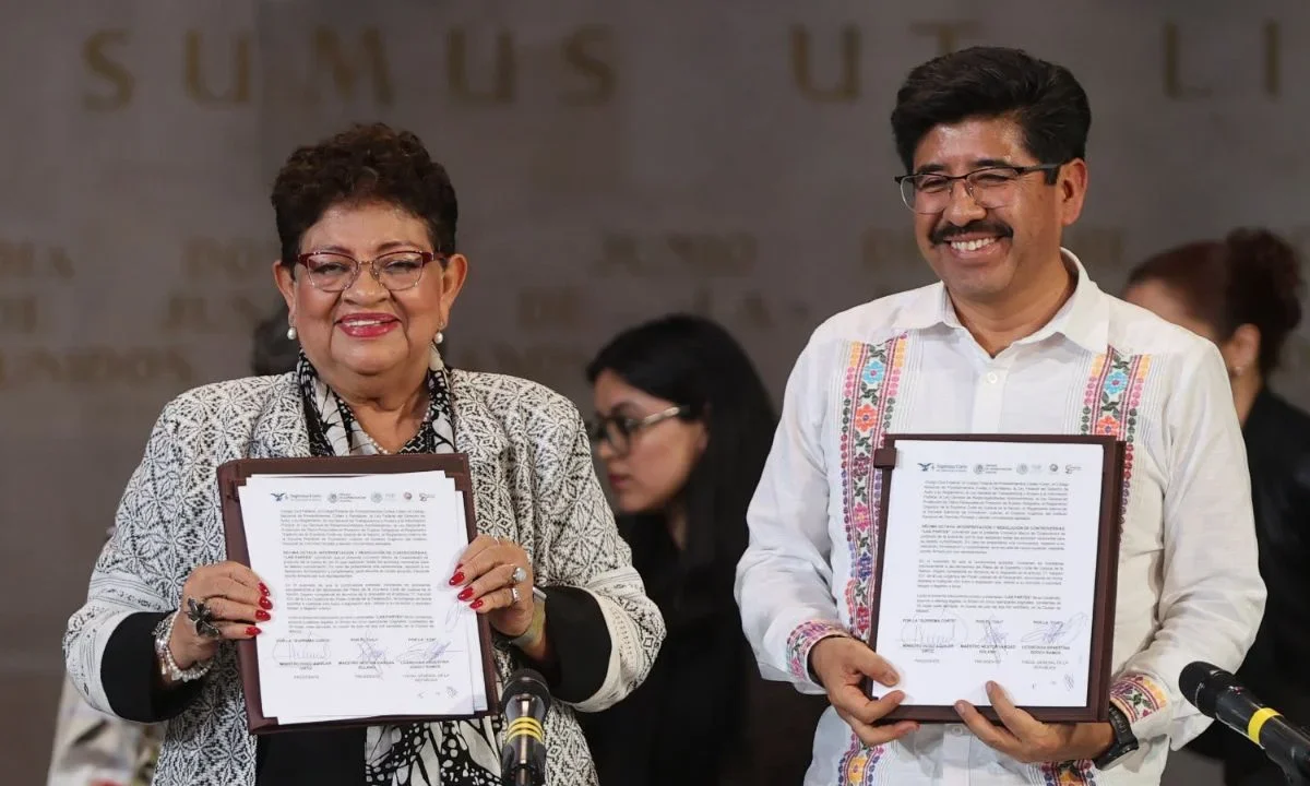 La SCJN pacta colaboración con la FGR en materia de formación, capacitación y actualización de funcionarios en ciencias penales y política criminal.