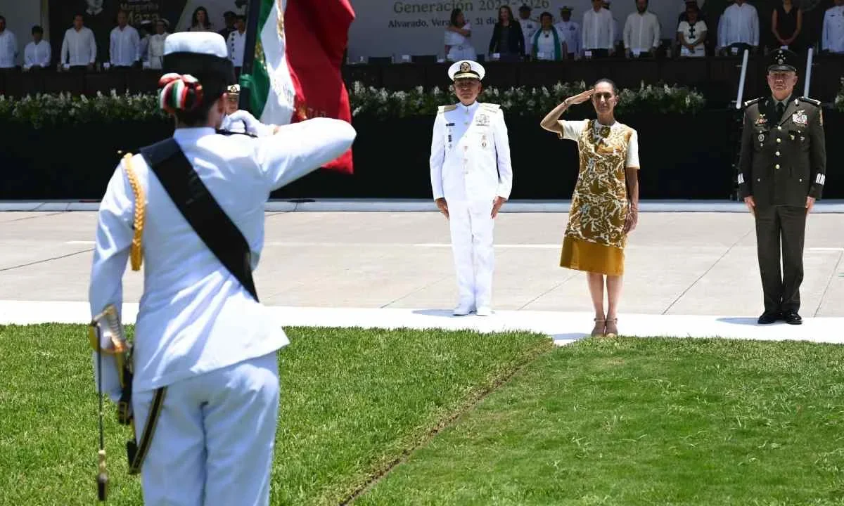 Claudia Sheinbaum hace el llamado a los marinos en defender la soberanía.