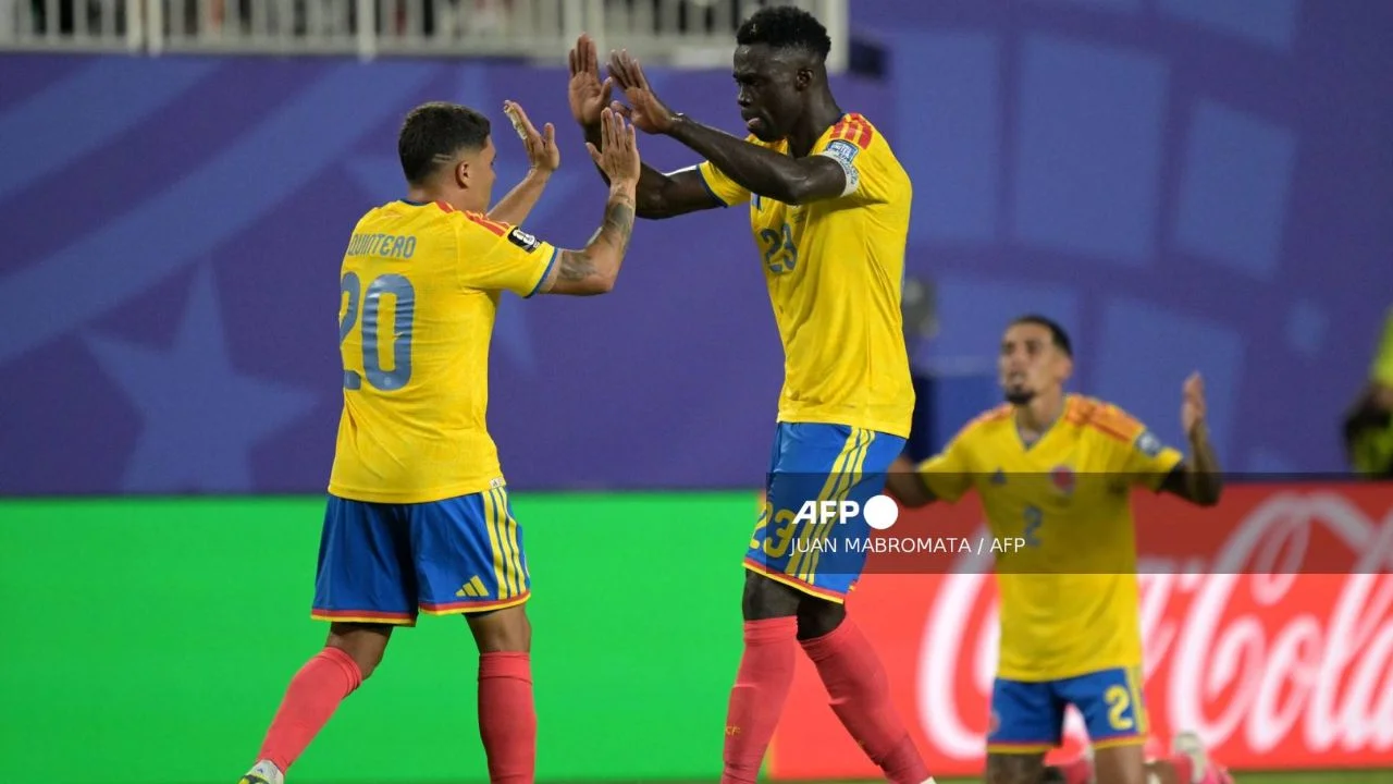 Sin lucirse, Colombia va a octavos de final tras ganarle 1-0 a Ghana