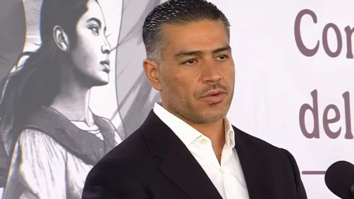 Omar García Harfuch informó que, como parte del Operativo Enjambre en Morelos, la UIF bloqueó cuentas de 22 personas y 10 empresas presuntamente vinculadas con una red de protección a la delincuencia organizada.