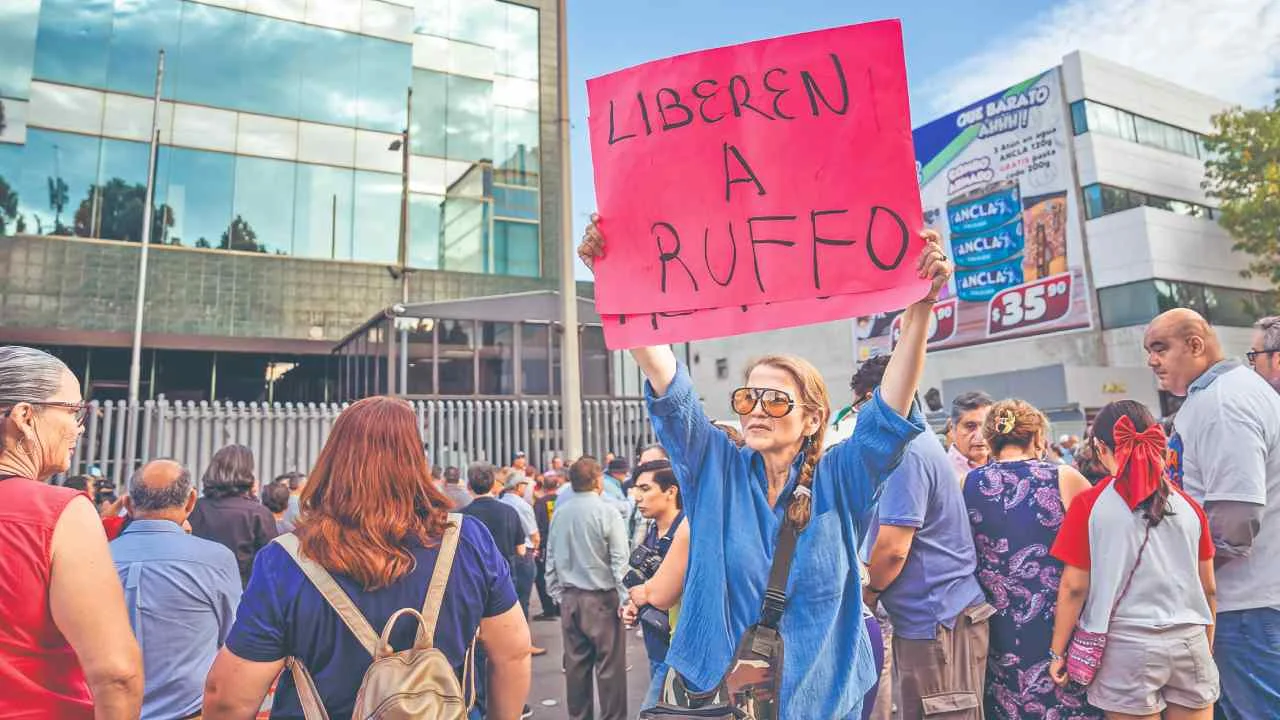Una por una, revisan pruebas contra Ernesto Ruffo Appel