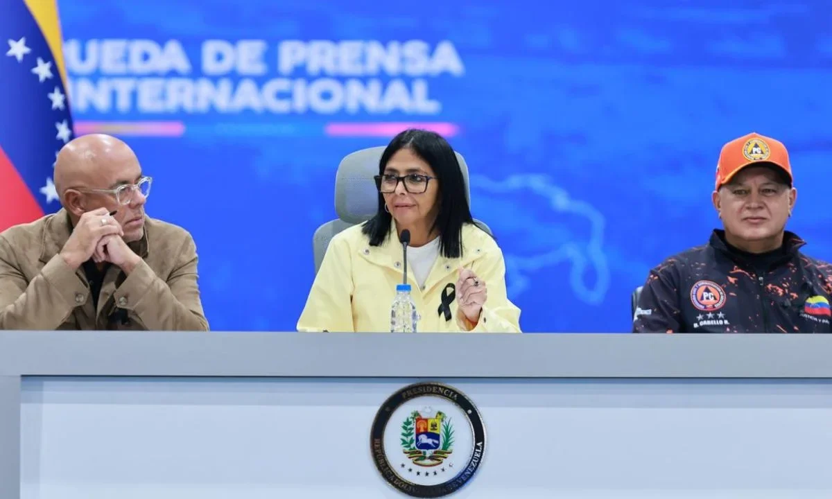 La presindenta interina de Venezuela, Delcy Rodríguez, agradece el apoyo de México tras sismos.