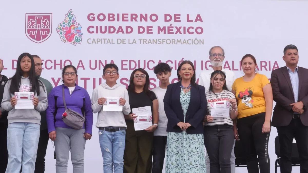 Destina CDMX 704 mdp en útiles y uniformes para estudiantes