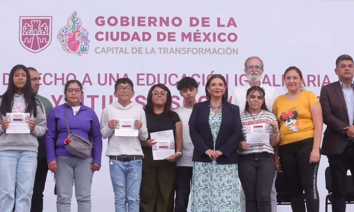 Destina CDMX 704 mdp en útiles y uniformes para estudiantes