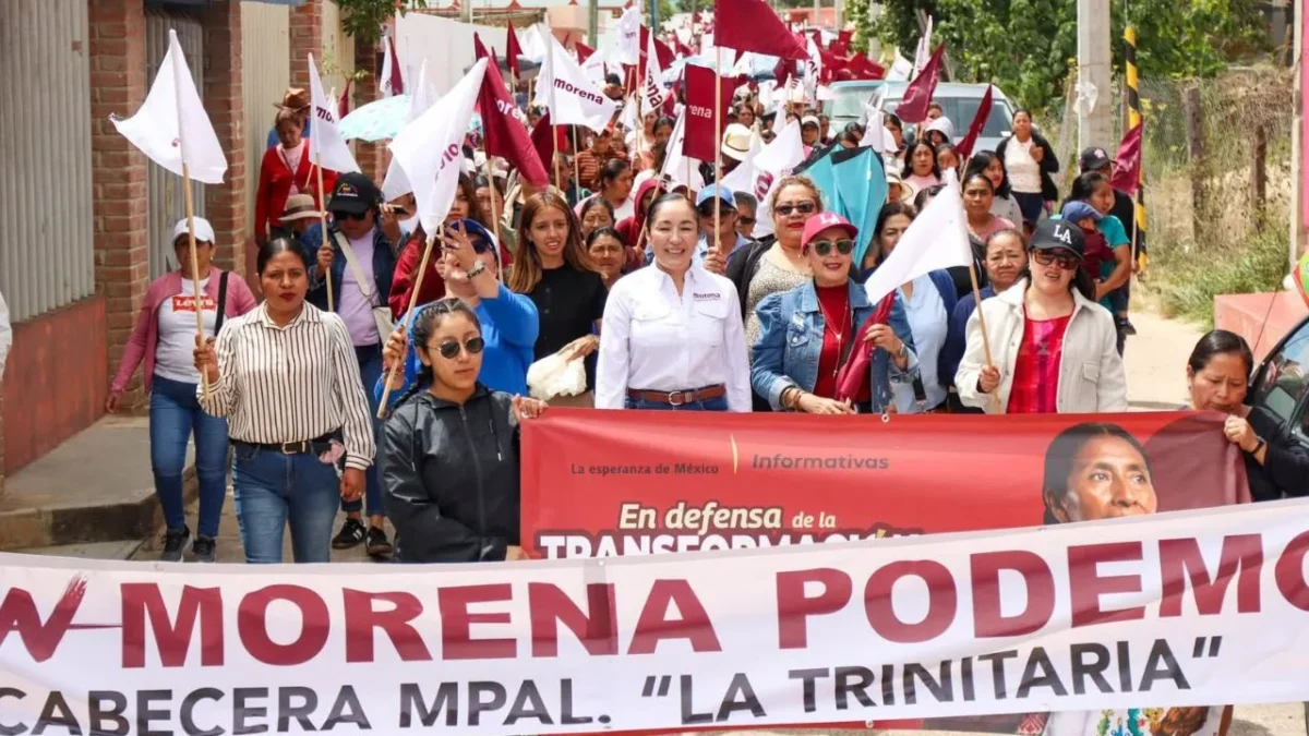 La consejera estatal de Morena, Liliana Altuzar, encabezó una asamblea informativa en el municipio fronterizo de La Trinitaria.