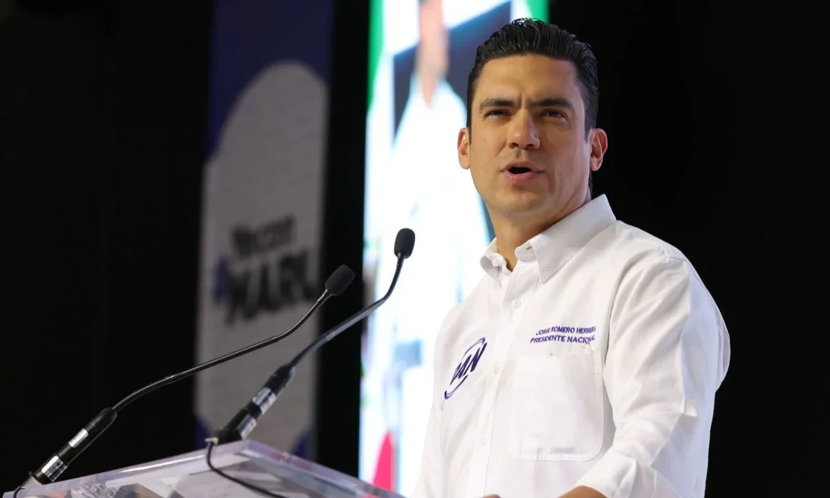 Jorge Romero, presidente nacional del PAN, anunció que presentarán una iniciativa para garantizar el derecho de réplica durante las conferencias mañaneras