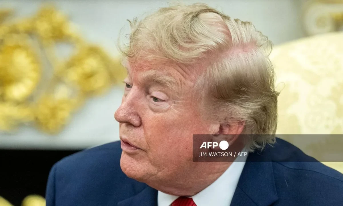 Trump ataca a periodista de CNN durante evento en Oficina Oval