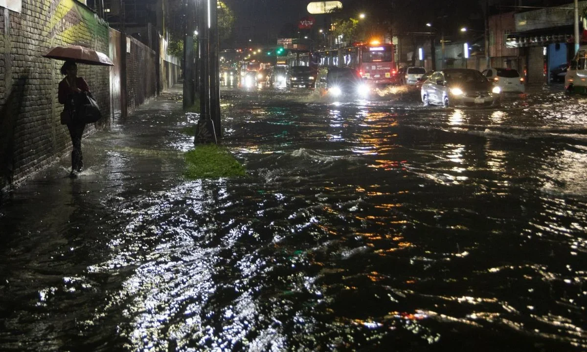 Se espera un volumen de lluvia de más de 70 mm en la demarcación al sur de CDMX, que podría causar inundaciones, deslaves, fuertes corrientes.