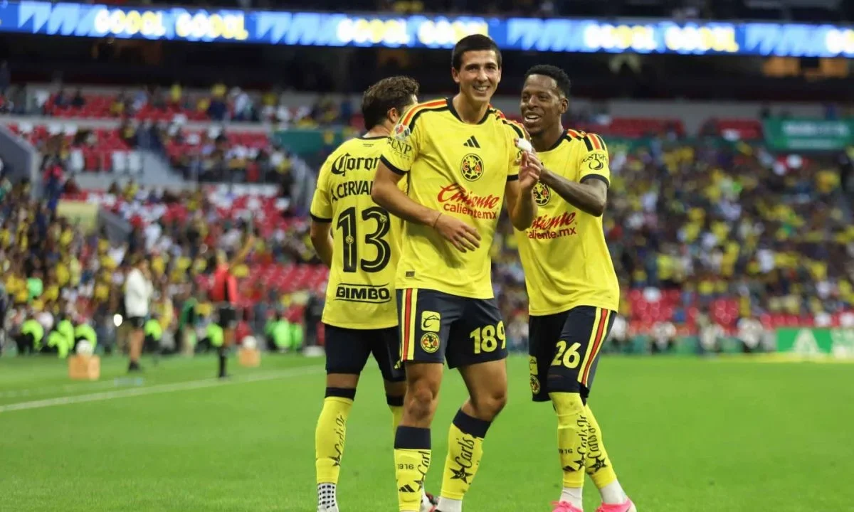Con tres jornadas disputadas del Torneo Apertura 2026, el América goleó a Santos Laguna y toma el liderato aunque lo comparte con Xolos.