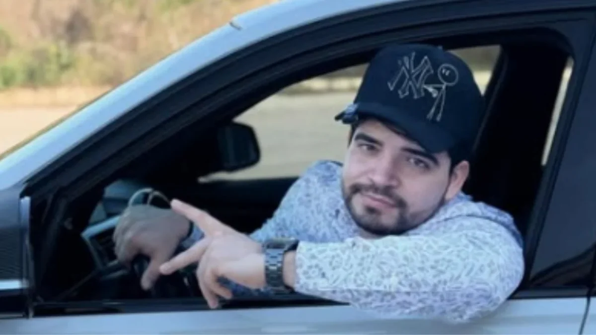 Durante una grabación en vivo en sus redes sociales, un sujeto en moto asesinó de un tiro al influencer César Gastélum en Culiacán.