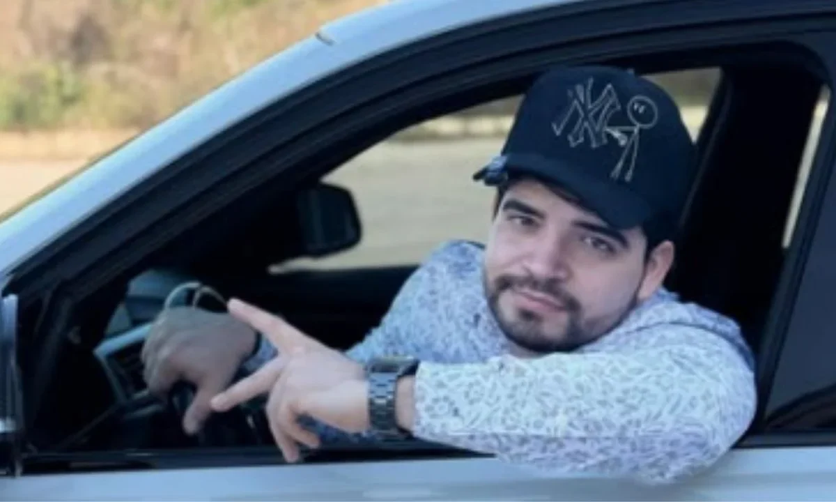 Durante una grabación en vivo en sus redes sociales, un sujeto en moto asesinó de un tiro al influencer César Gastélum en Culiacán.