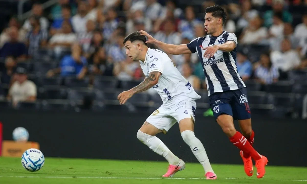 Los Rayados Monterrey sufrieron su segunda derrota consetutiva al caer 3-1 ante el Atlético San Luis en el estadio BBVA.