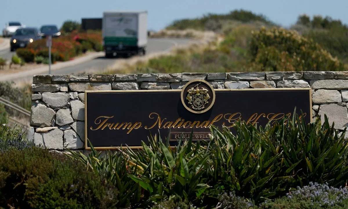 Un hombre armado fue detenido en el campo de golf del presidente Donald Trump en Los Ángeles, el mandatario visitó este lugar el martes.