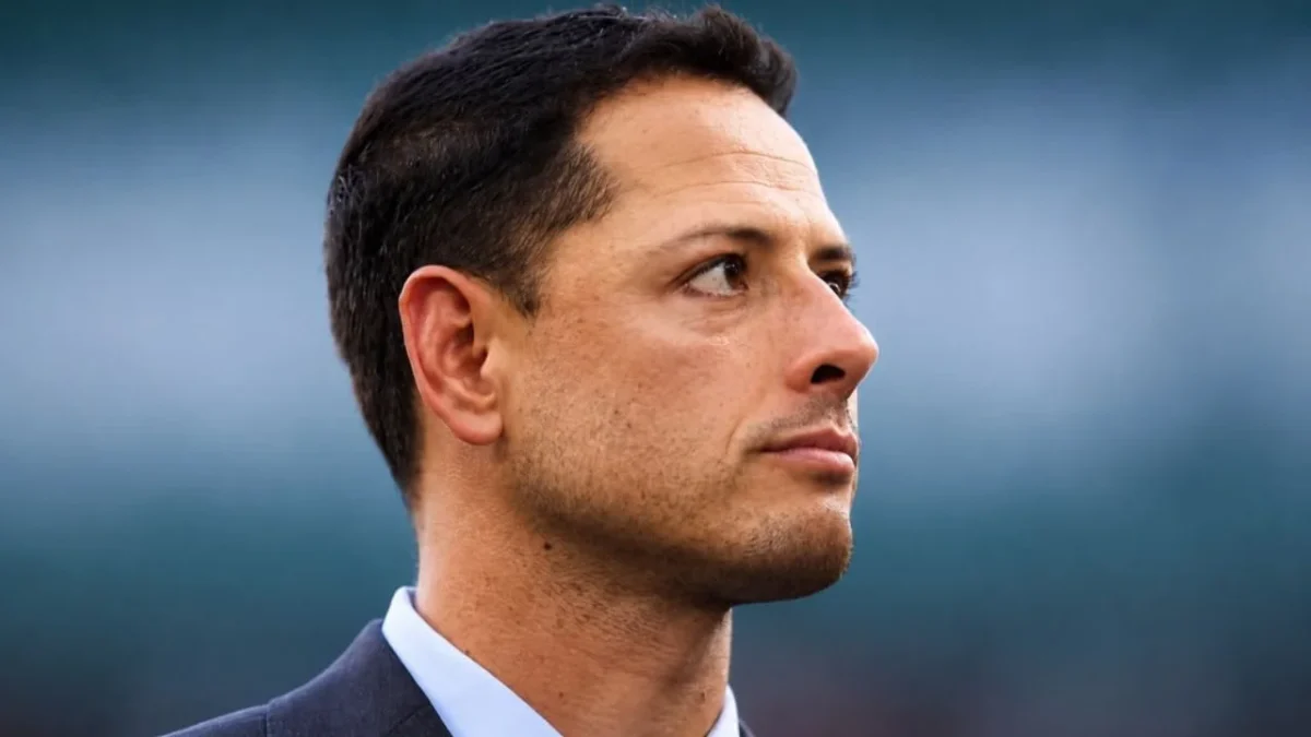 El futbolista Javier 'Chicharito' Hernández reveló que su divorcio con Sarah Kohan le afectó económicamente de sobremanera; esto dijo.