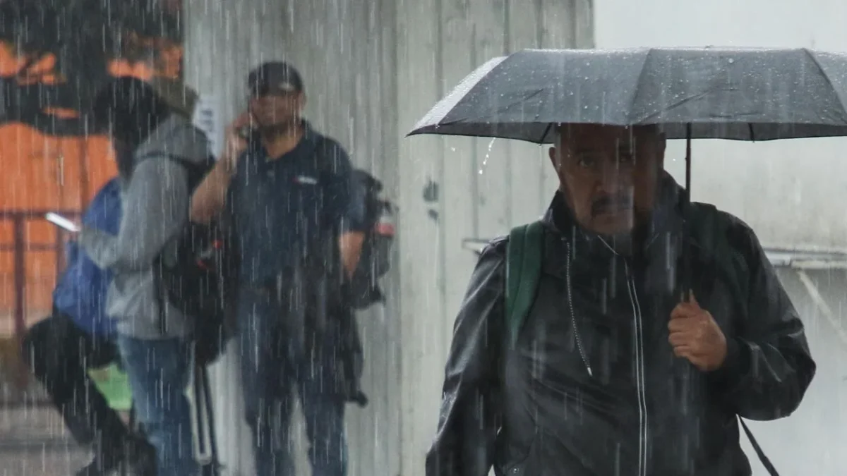Clima hoy: México tendrá lluvias intensas en varios estados del occidente, sur y sureste, mientras una onda de calor mantendrá ambiente caluroso a muy caluroso en entidades del norte del país.