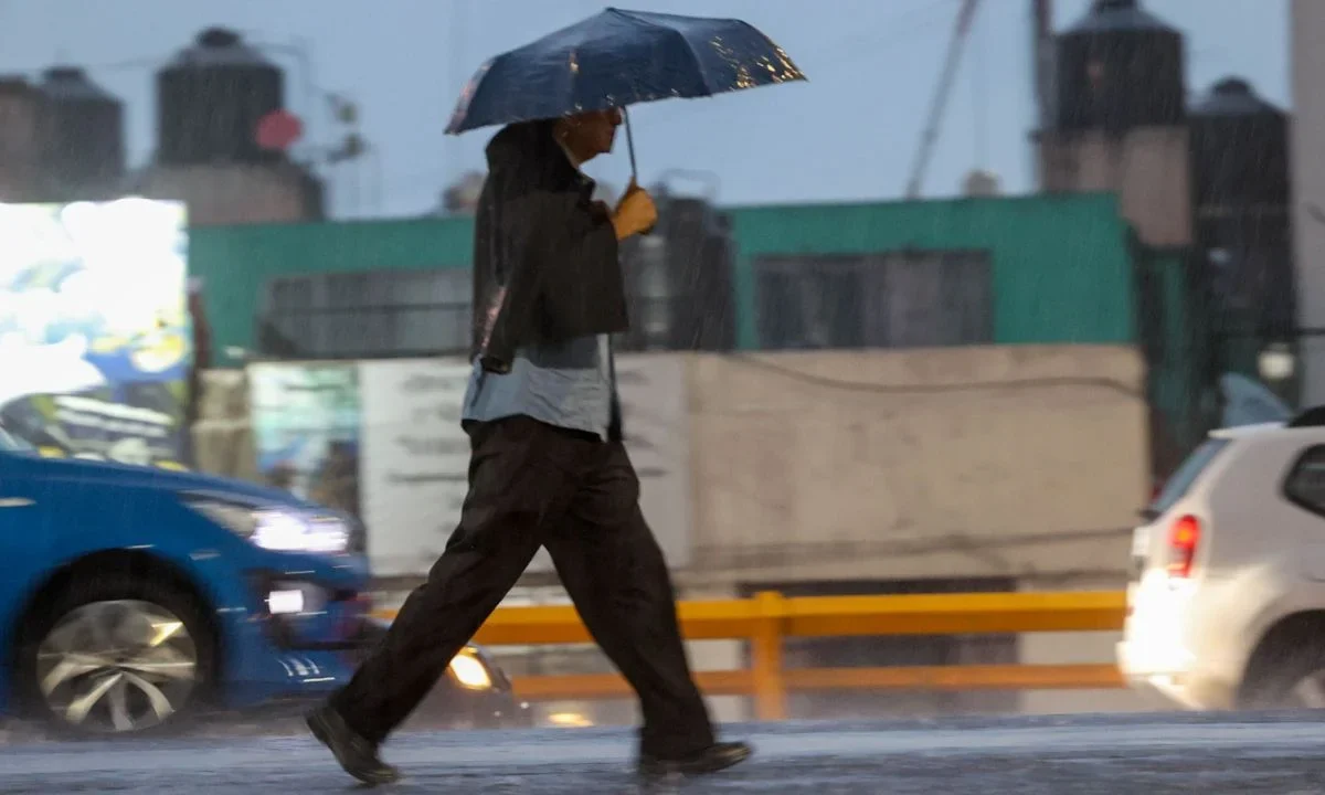 Clima hoy: el monzón mexicano y las ondas tropicales favorecerán lluvias intensas y muy fuertes en distintos estados del país, mientras persiste el ambiente caluroso y la onda de calor en zonas del norte de México