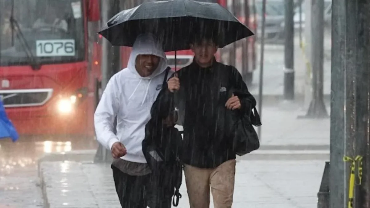 Clima hoy: el monzón mexicano, ondas tropicales y canales de baja presión favorecerán lluvias, tormentas eléctricas y rachas de viento en distintas regiones de México