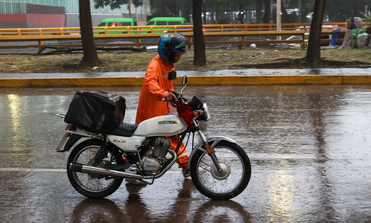 Clima hoy: México tendrá lluvias intensas, chubascos y descargas eléctricas en distintas regiones, mientras una onda de calor mantendrá temperaturas elevadas en el norte y otras zonas del país.