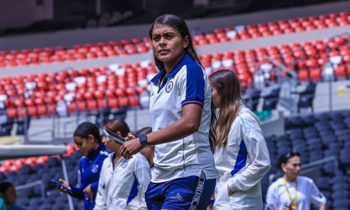 La directora deportiva de Cruz Azul Femenil salió a defender a sus jugadoras luego de comentarios hechos por un creador de contenido.