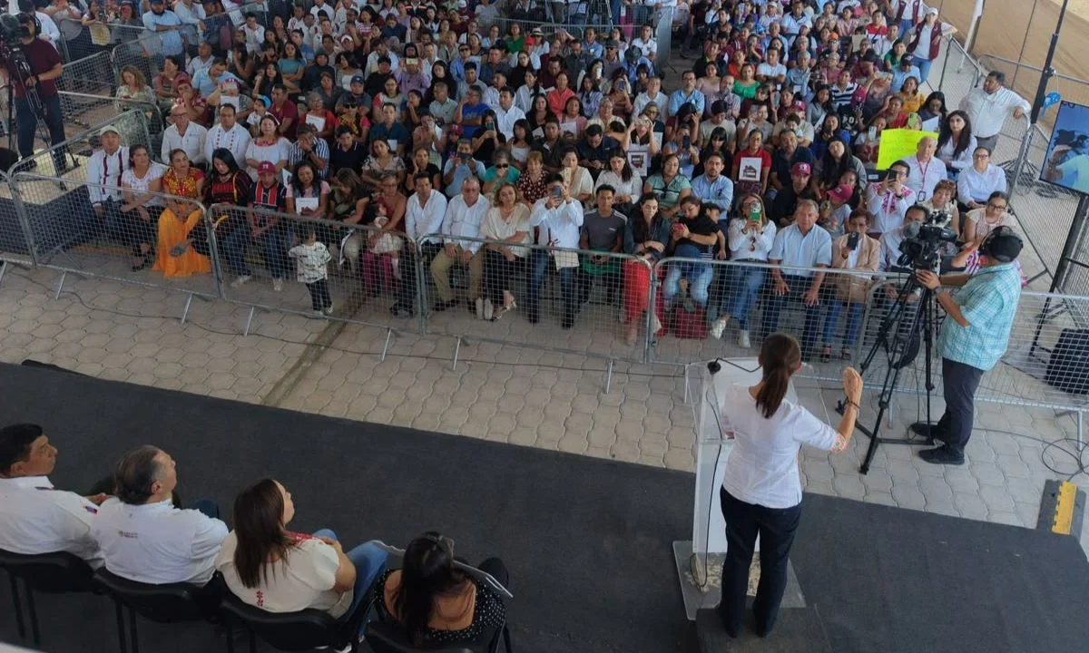 Sheinbaum resaltó el respaldo de la ciudadanía desde Huajuapan, Oaxaca, pues ante las críticas de adversarios el pueblo defiende a la 4T.