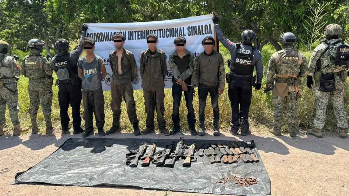 Autoridades desmantelan campamento del crimen organizado y detienen a ocho personas en Sinaloa.