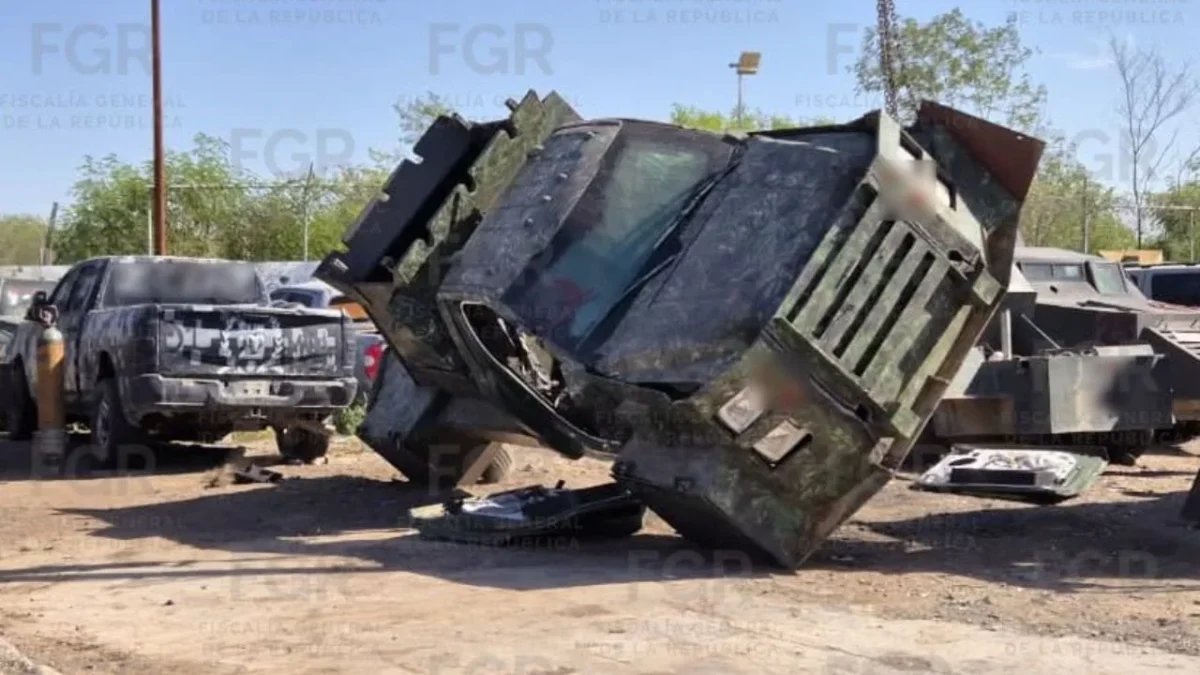 La FGR destruyó 25 vehículos con blindaje artesanal denominados mostruo en el marco del Programa 'Destino de Bienes y Objetos del Delito'.