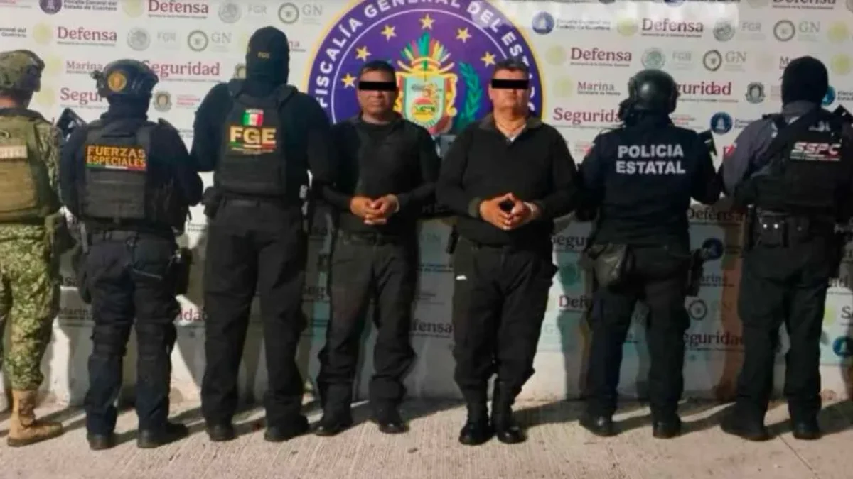 Dos policías municipales fueron detenidos por su presunta participación en el homicidio de un hombre en Acapulco.