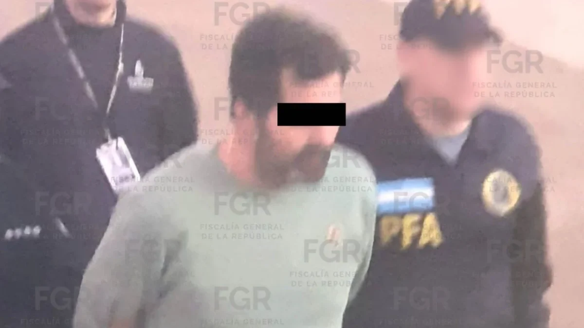 Autoridades argentinas entregaron Fernando Farías Laguna, el contralmirante de la Marina acusad de liderar una red de huachicol fiscal