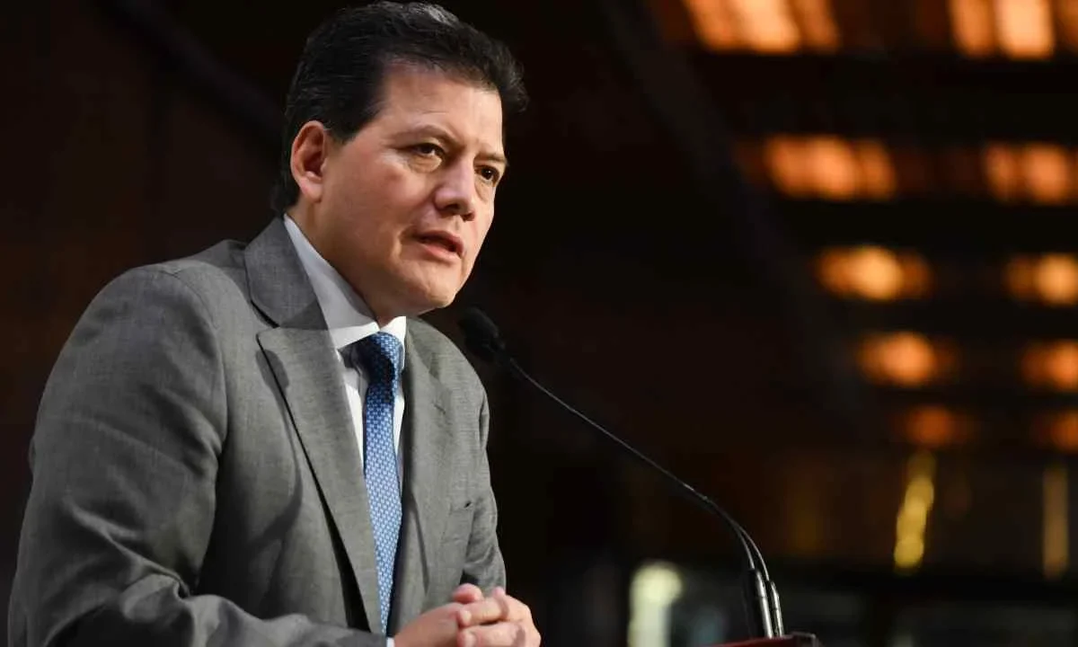 Dirigencias del PRD rechazan intromisión del morenista Víctor Hugo Lobo en la CDMX.