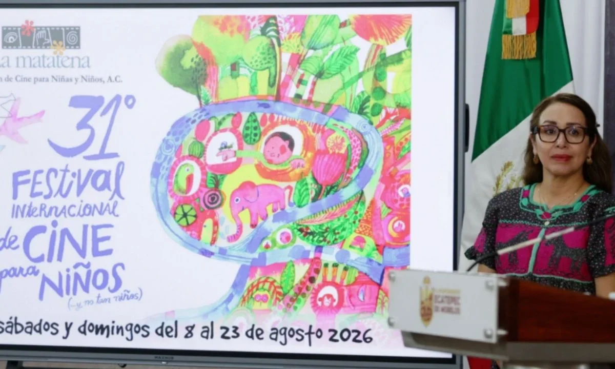 La alcaldesa de Ecatepec, Azucena Cisneros, puso en marcha la Cruzada Violeta 360, estrategia que enfrenta el delito de violencia familiar.