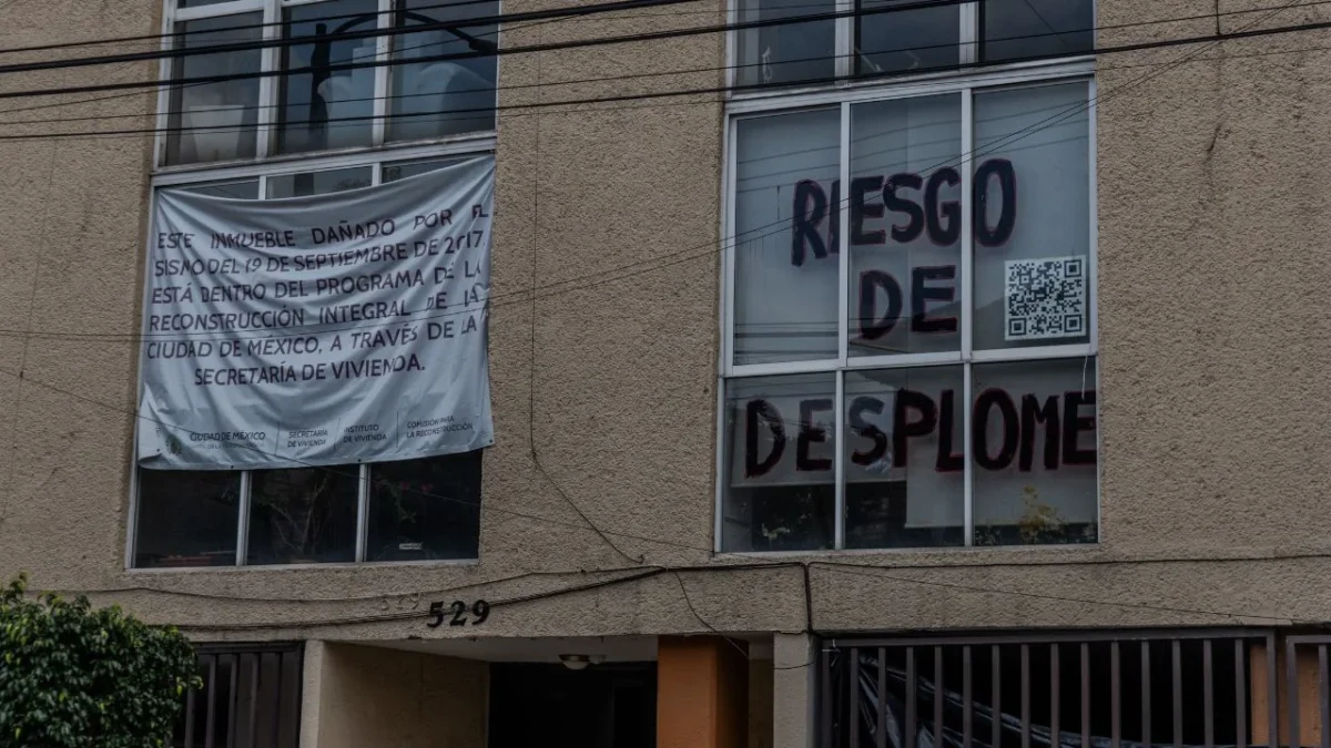 Habitantes del edificio Patricio Sanz 529, en la alcaldía Benito Juárez, acusaron al concejal de Morena, Hugo Torres, por amenazas de despojo.