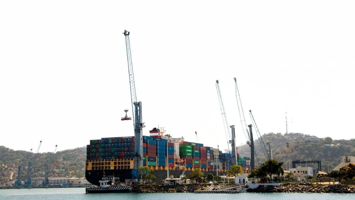 México quedó incluido entre más de 40 economías señaladas por la Casa Blanca como plataformas para evadir los aranceles estadounidenses.