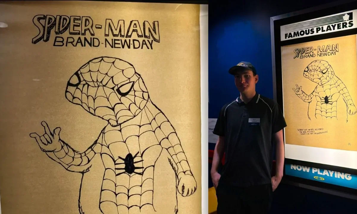 En un cine de la Columbia Británica en Canadá, se promociona Spider-Man Brand New Day con un dibujo basado en el meme Spooder-Man.