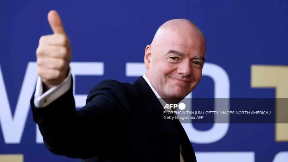 La FIFA pidió disculpas por errores en torno al FFE, pero reafirmó su "pleno apoyo" a Gianni Infantino.