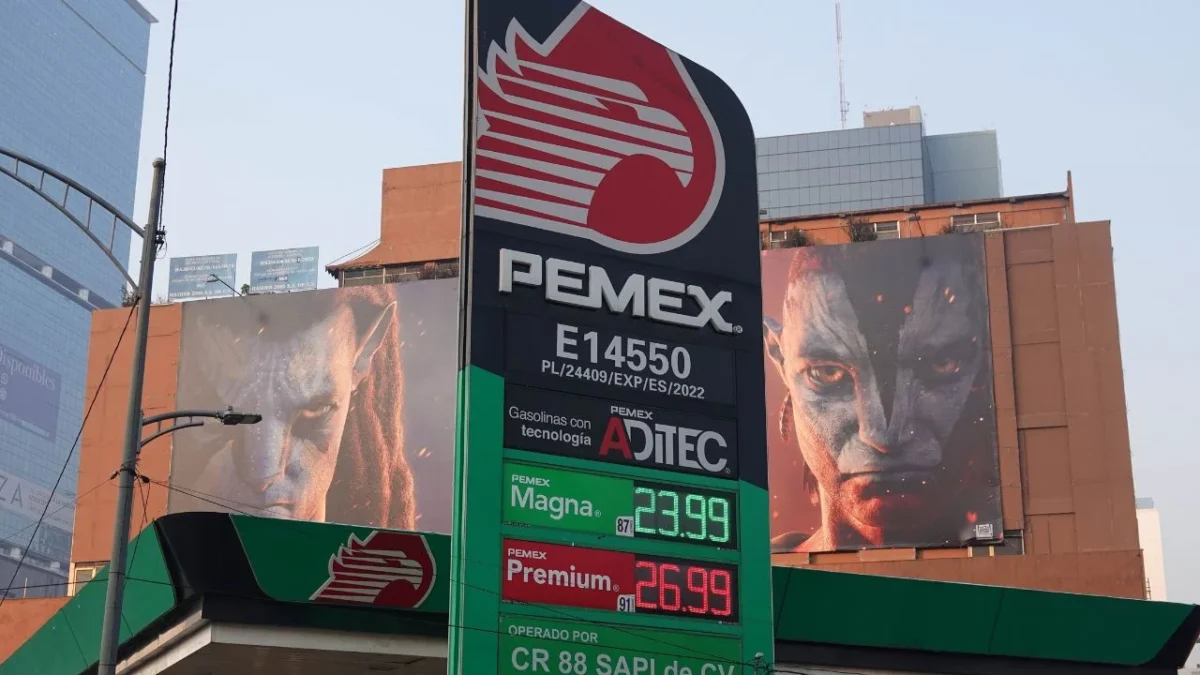Gobierno y gasolineros renovaron por seis meses el acuerdo para mantener estables los precios de la gasolina y el diésel.