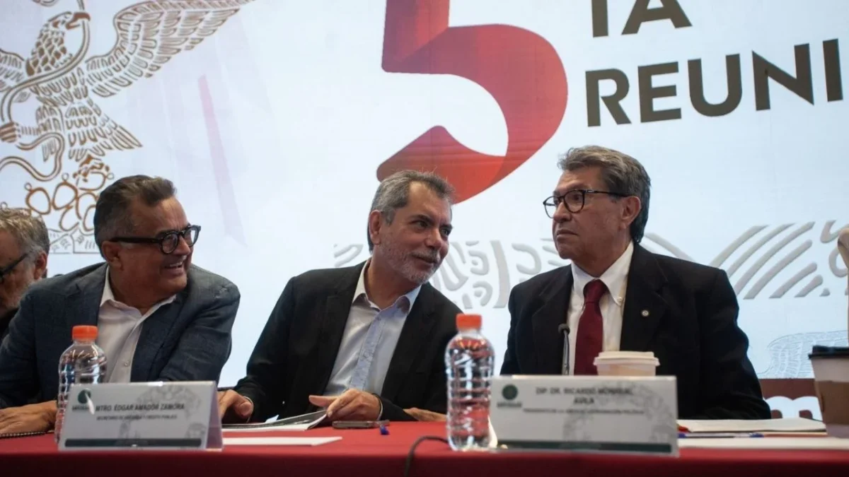El secretario de Hacienda, Édgar Amador, adelantó a diputados de Morena que el paquete económico 2027 se busca balancear la base tributaria.