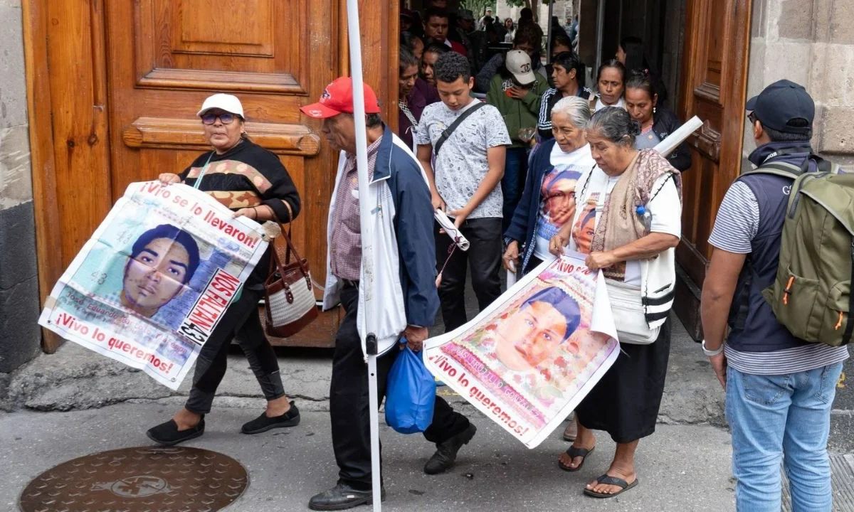 Aunque reconocieron avances, los padres de los 43 estudiantes desaparecidos de Ayotzinapa los consideran insuficientes para saber su paradero