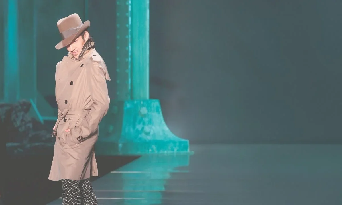 El diseñador de alta costura John Galliano anunció que decidió no realizar la exposición en su honor como parte del evento de Met Gala.