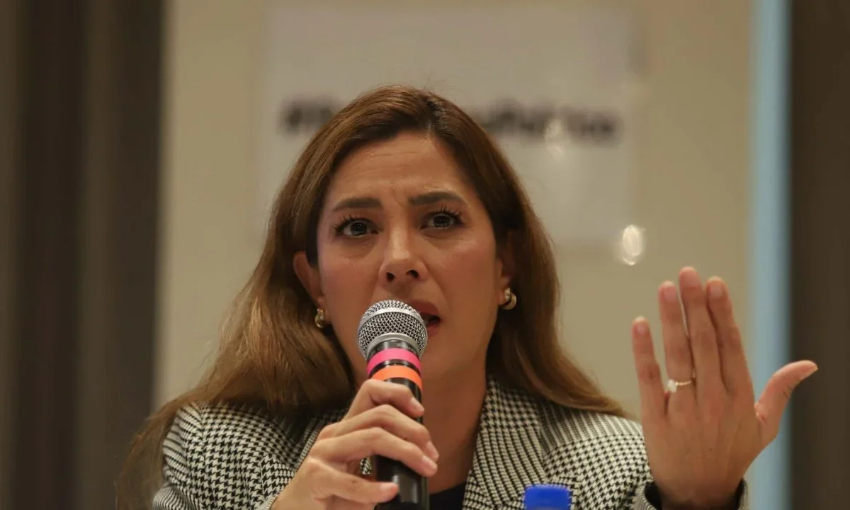 Verónica Ruffo aseguró que la salud de su padre, Ernesto Ruffo, se ha deteriorado en el penal del Altiplano y denunció que no le permiten recibir artículos básicos