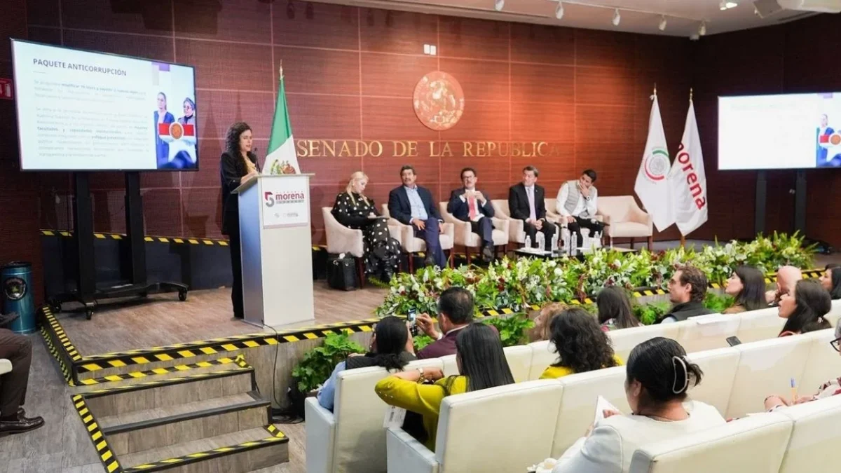 La consejera Jurídica de Presidencia, Luisa Alcalde, expuso ante diputados de Morena 11 reformas que son prioritarias para el Gobierno.