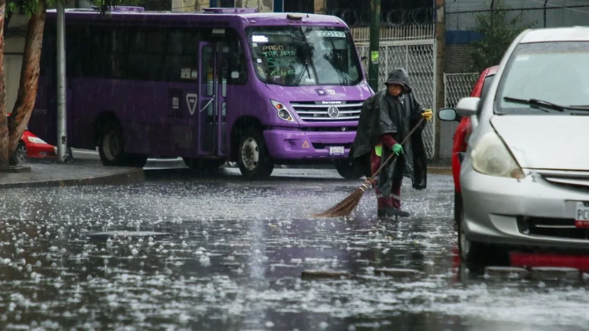Las lluvias continuaron este domingo 9 de agosto en la CDMX, por lo que la SGIRPC mantuvo activa la doble alerta en ocho alcaldías.